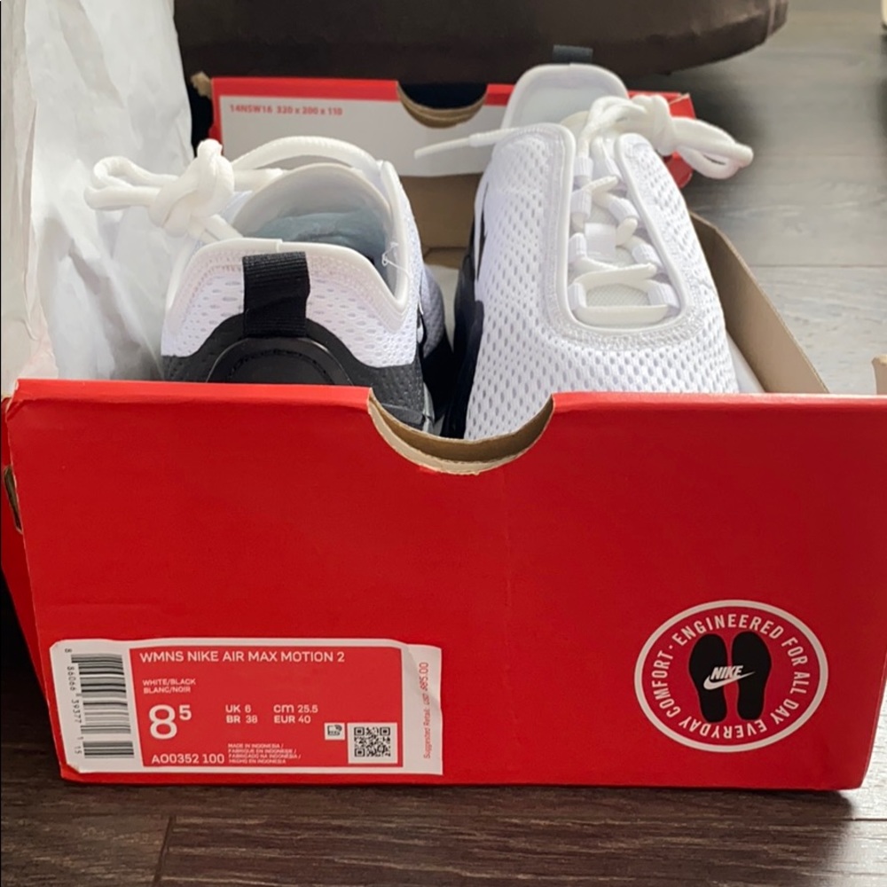 Nike air max motion 2